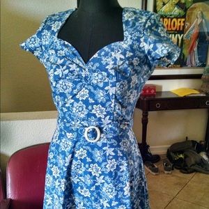 Heart of Haute flower dress size M